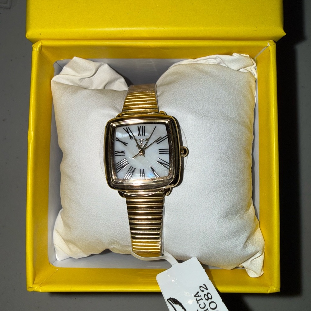 ⌚️New! Invicta Women’s 28mm Gold Tone Watch